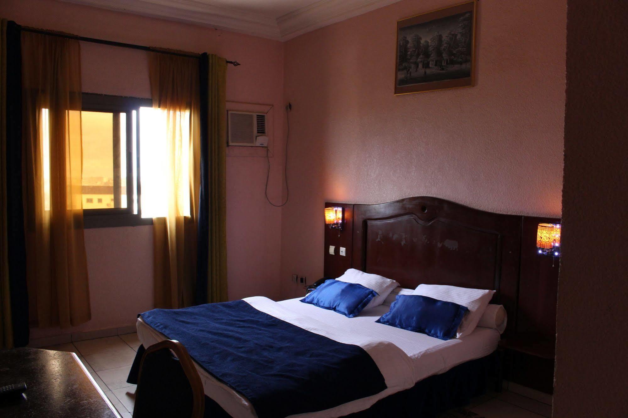 Prestige Hotel Yaounde Exterior photo