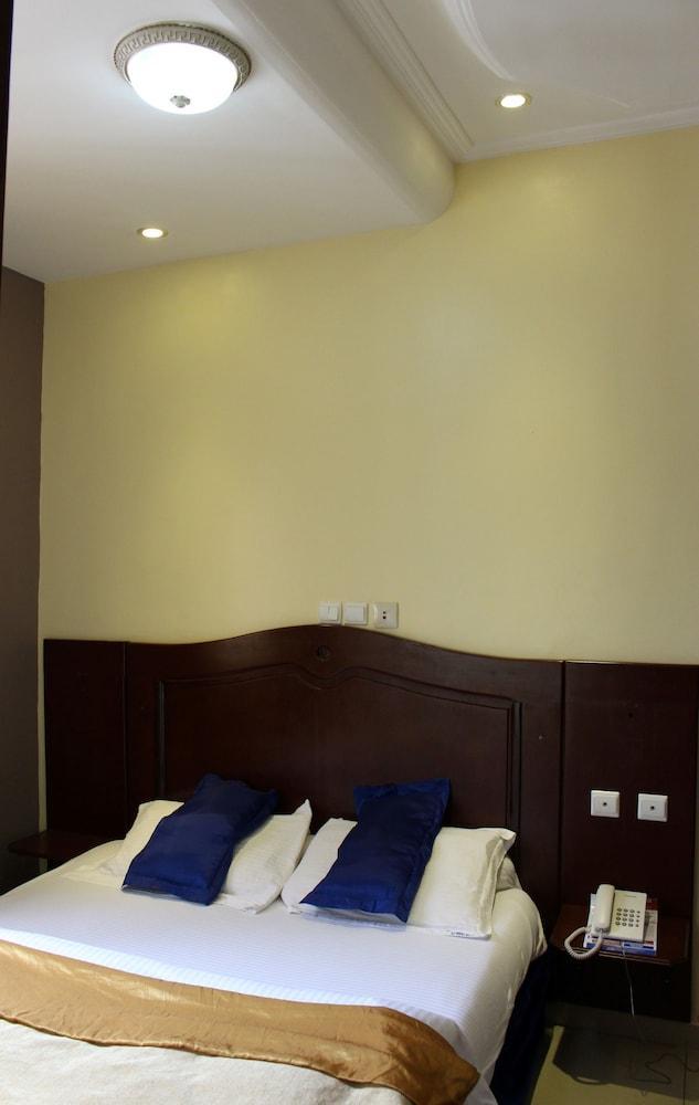 Prestige Hotel Yaounde Exterior photo